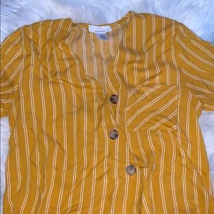 super cute yellow shirt